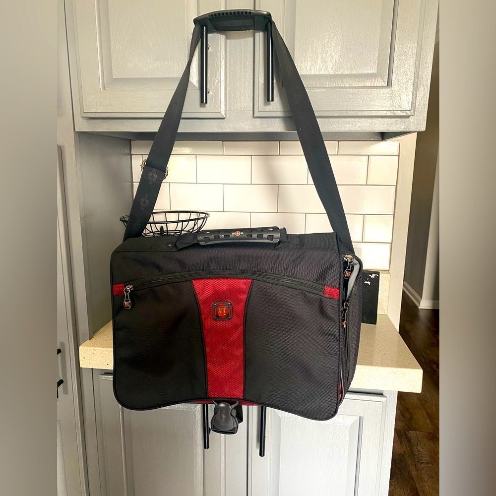 Swiss gear shoulder briefcase/laptop bag